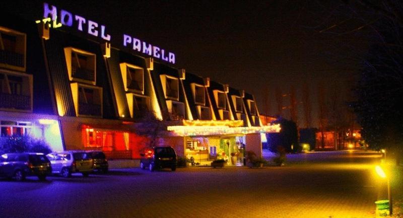 Hotel Pamela San Pietro in Casale Bagian luar foto
