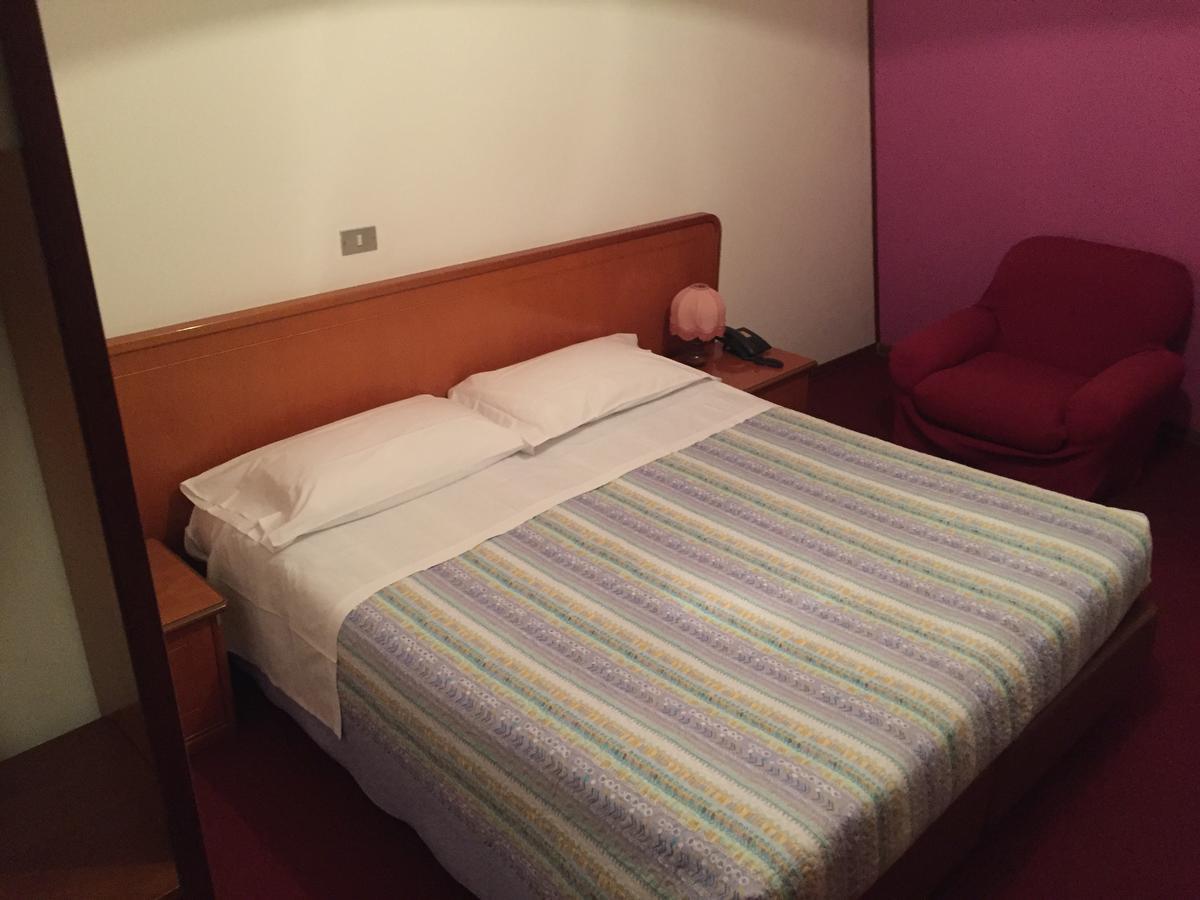 Hotel Pamela San Pietro in Casale Bagian luar foto