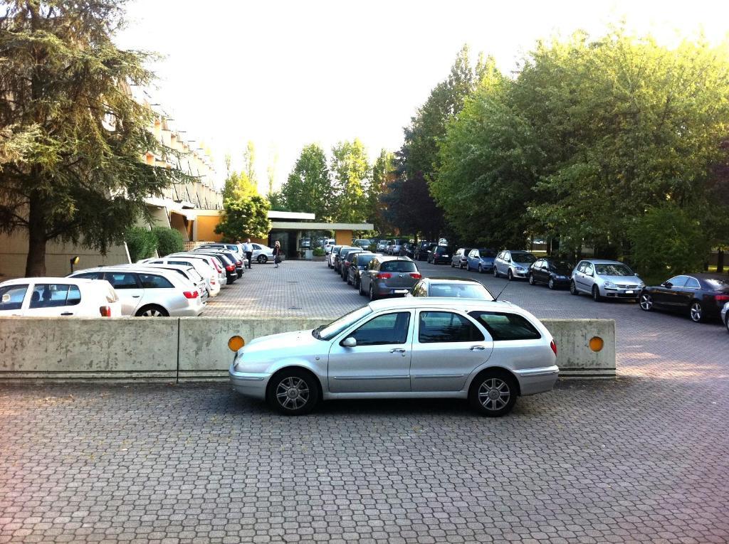 Hotel Pamela San Pietro in Casale Bagian luar foto
